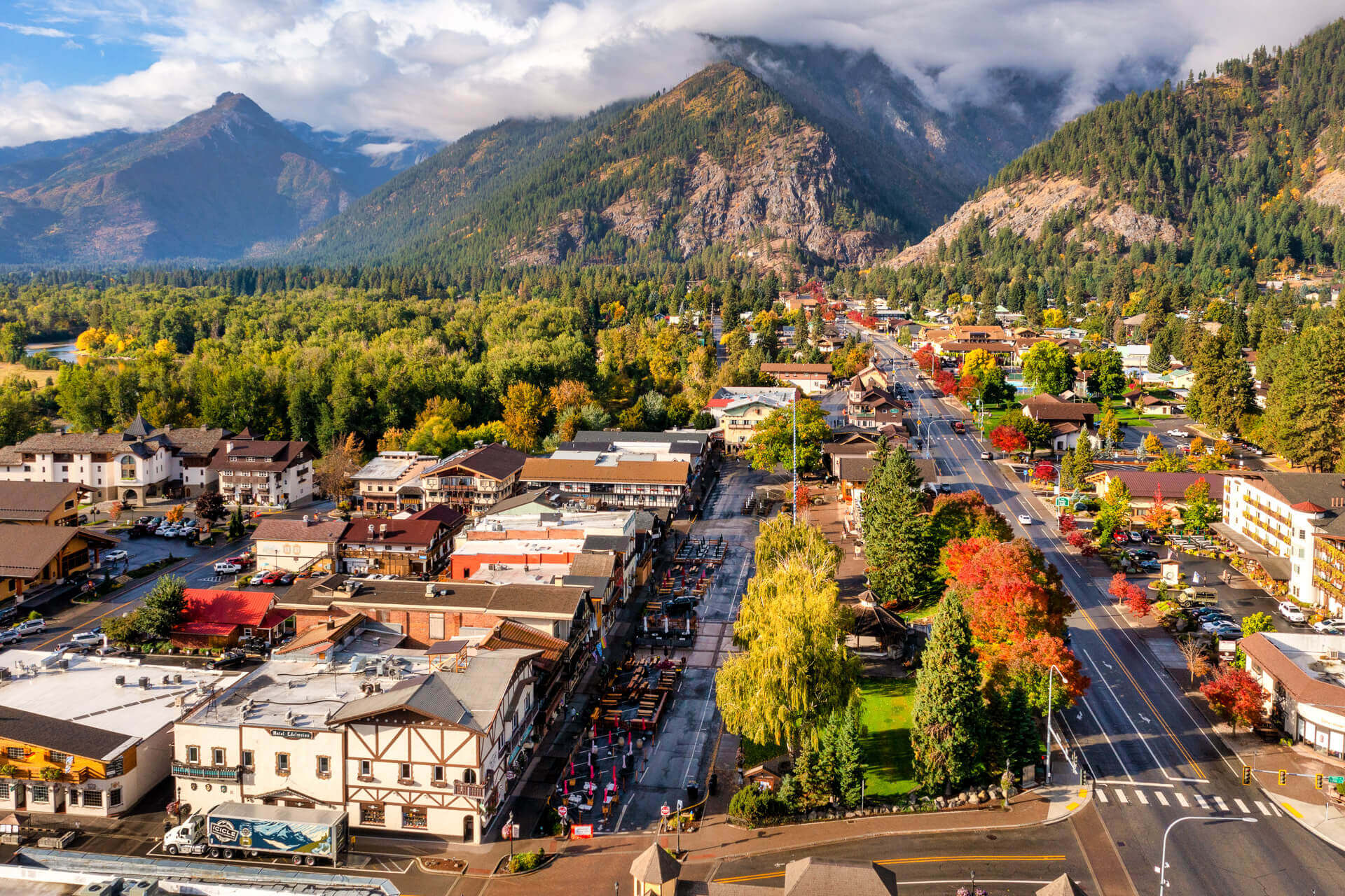 Photo of downtown Leavenworth in the fall
