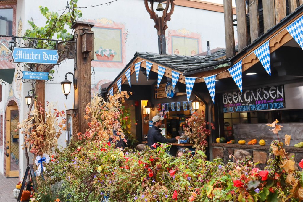 Photo of the exterior of Munchen Haus restaurant in Leavenworth